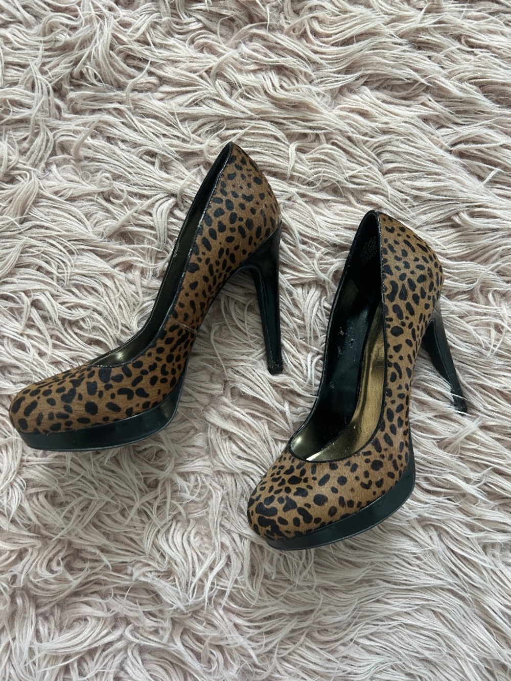 Via Neroli cheetah print pumps